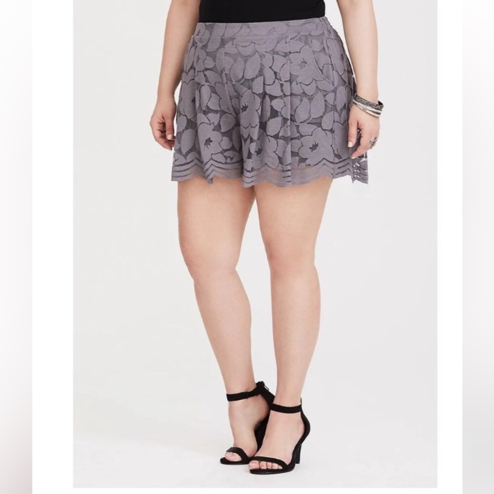 Torrid gray floral lace shorts - Picture 1 of 6